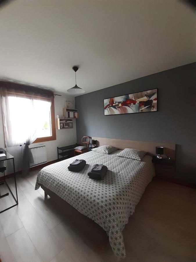 Chambre D'Hote Le Bois Joli Bed & Breakfast Brains Bagian luar foto